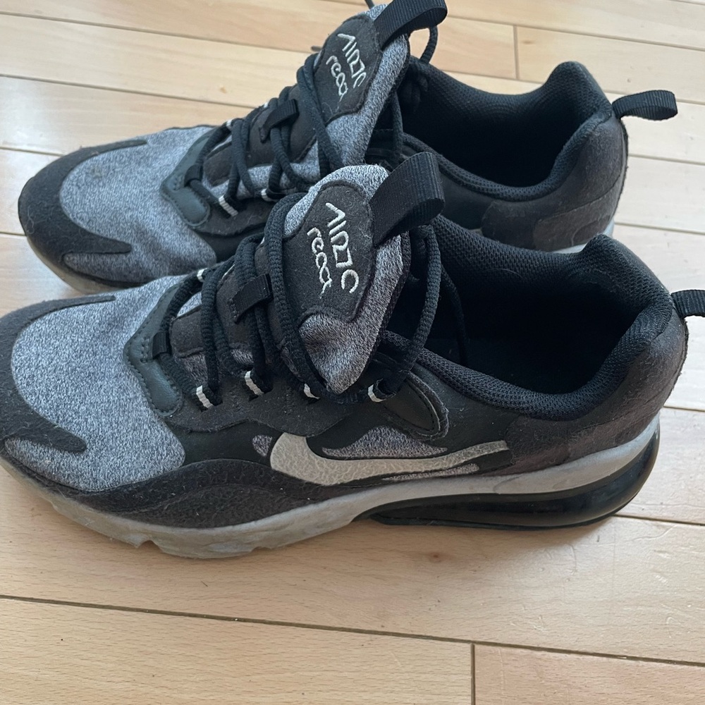 Nike Air Max 270 React GS Black size 6.5 youth